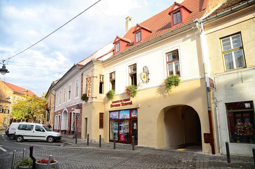Hostel Pangeea Sibiu Bagian luar foto